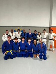 Los deportistas del Judo Club Avilés que participarán en el Puerta de Asturias.