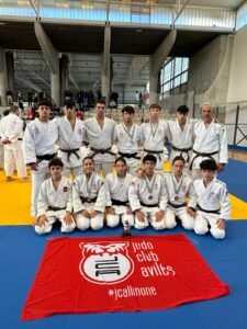 Una imagen de los judokas que participaron en el Judo Club Avilés.